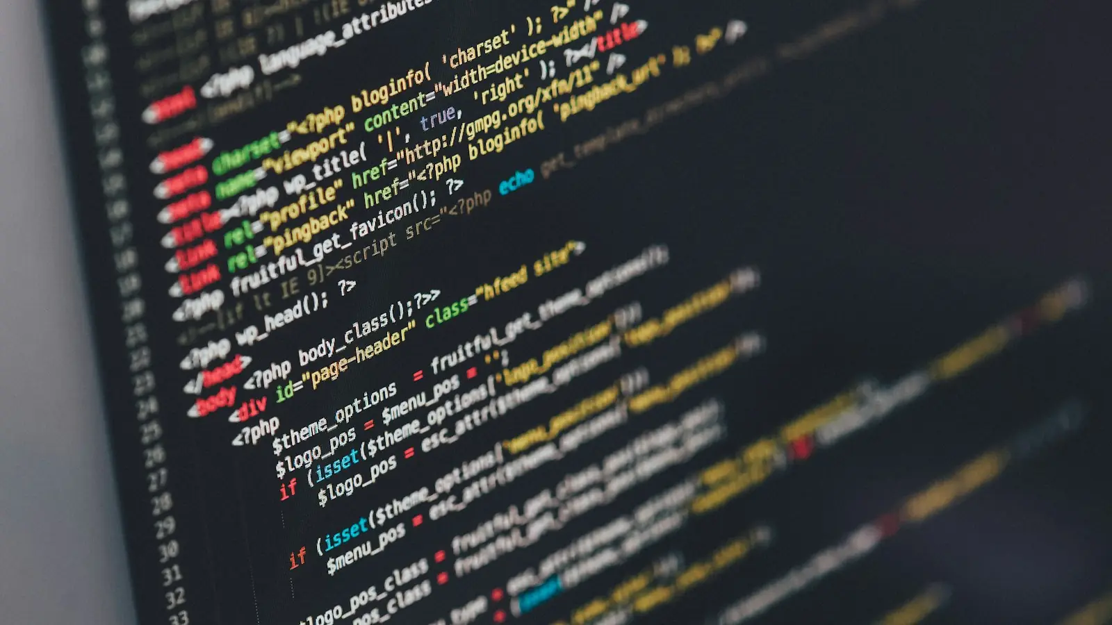 Kode PHP pada layar monitor