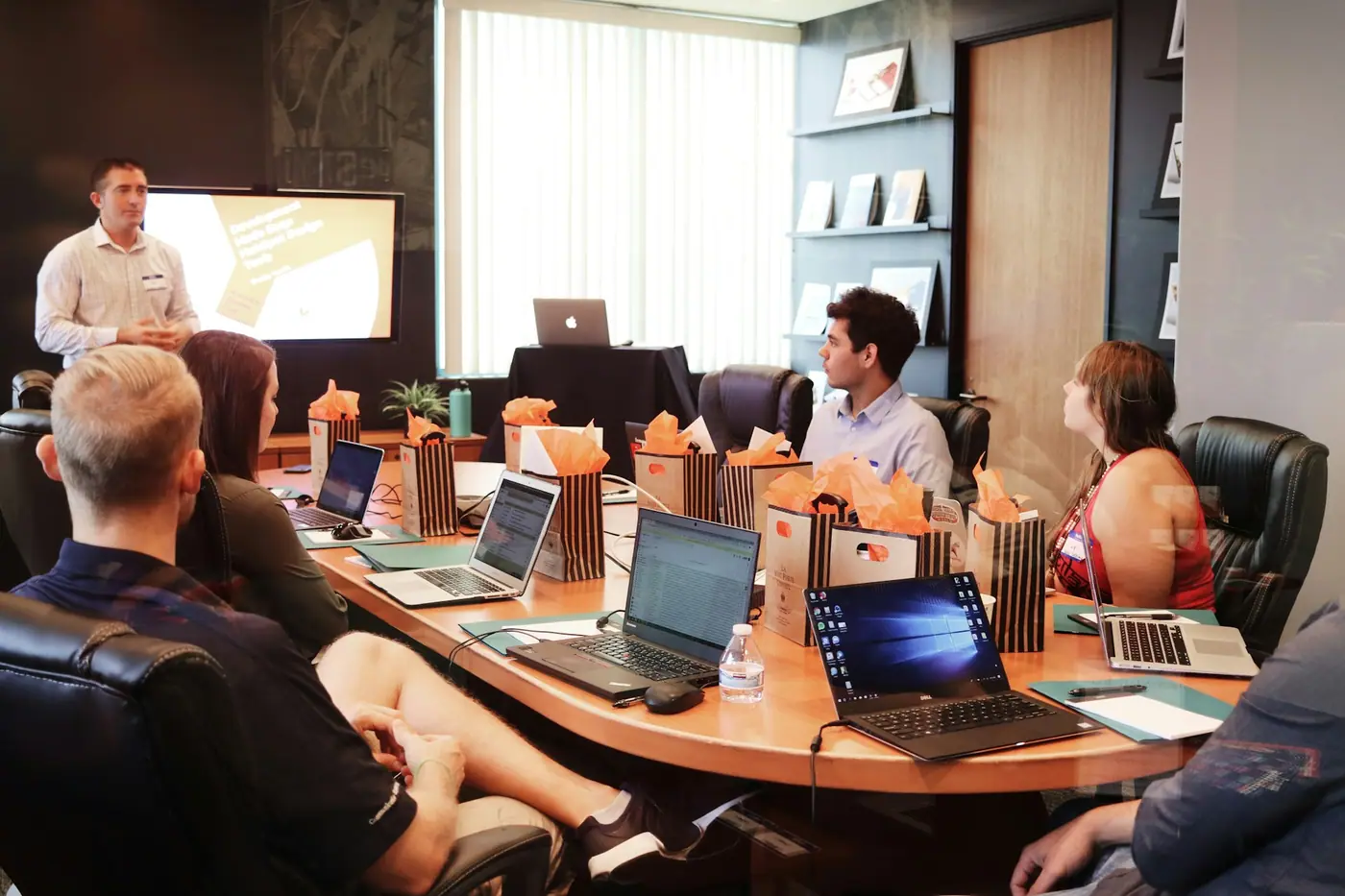 perbedaan company profile dan landing page