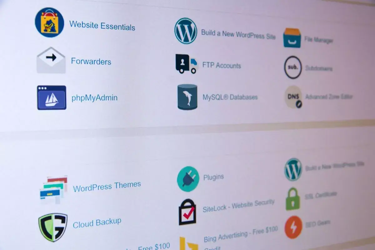 fitur-fitur cpanel yang membantu mengelola website