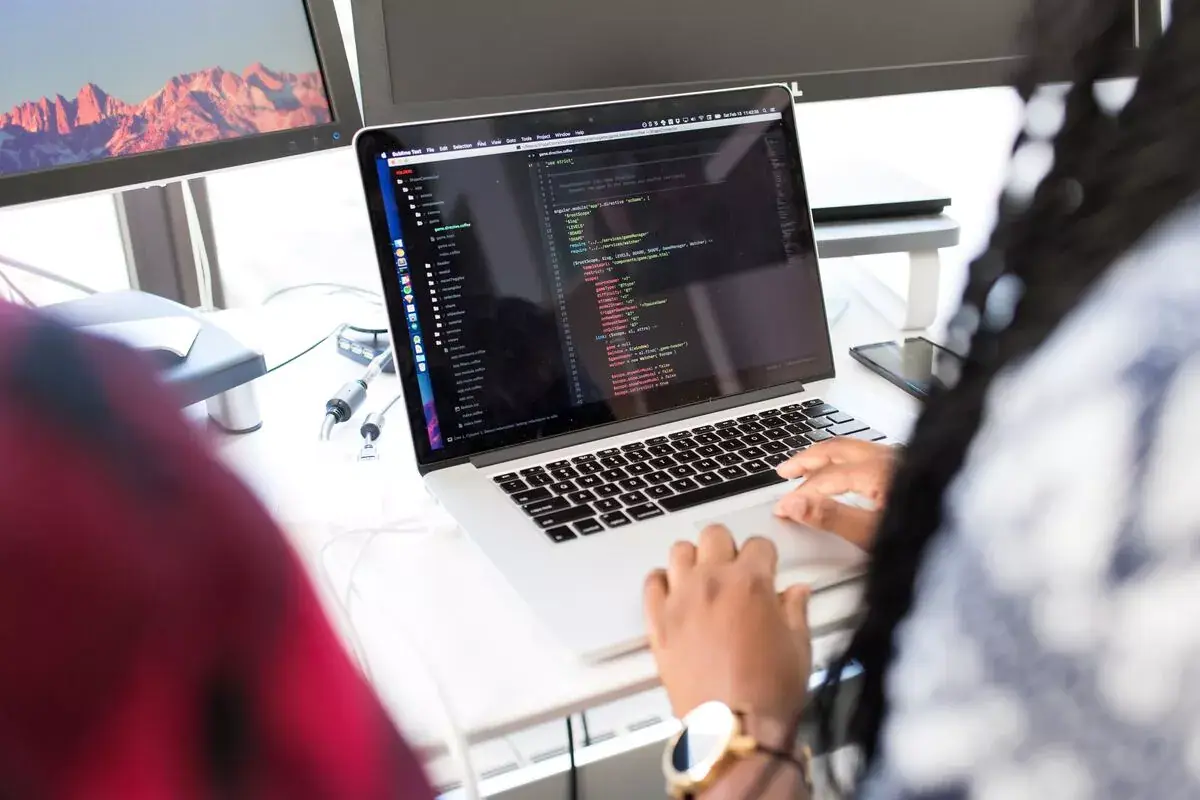 ilustrasi full stack developer